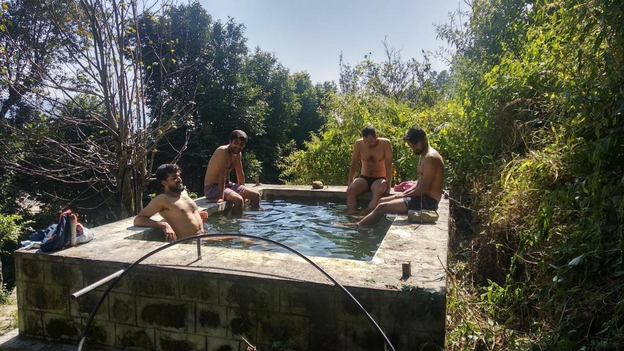 Vista Hostel Jeolikote, Nainital Patwa Dunga Bagian luar foto