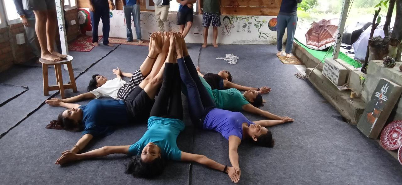 Vista Hostel Jeolikote, Nainital Patwa Dunga Bagian luar foto